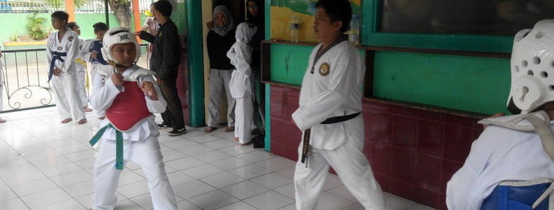 sparring sebagai Persiapan Seleksi Unit Taekwondo Modus Club Kota Bogor