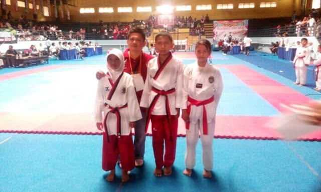 Taekwondoin dan Coach Poomsae Modus Club Kota Bogor di Kejuaraan Taekwondo Walikota Cup 2016
