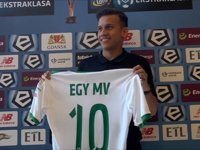 Nomor 10 adalah nomor punggung yang bakalan dipakai Egy MV di klub Lechia Gdansk