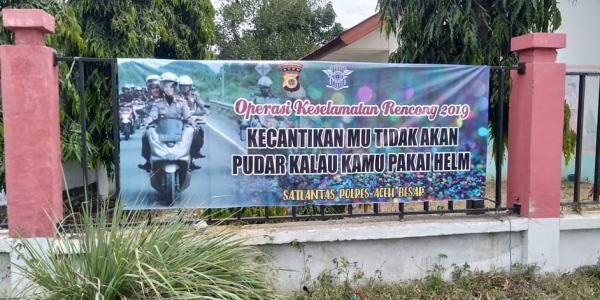 Kumpulan spanduk himbauan unik Polisi (Sumber: IG Satlantas Polres Aceh Besar)